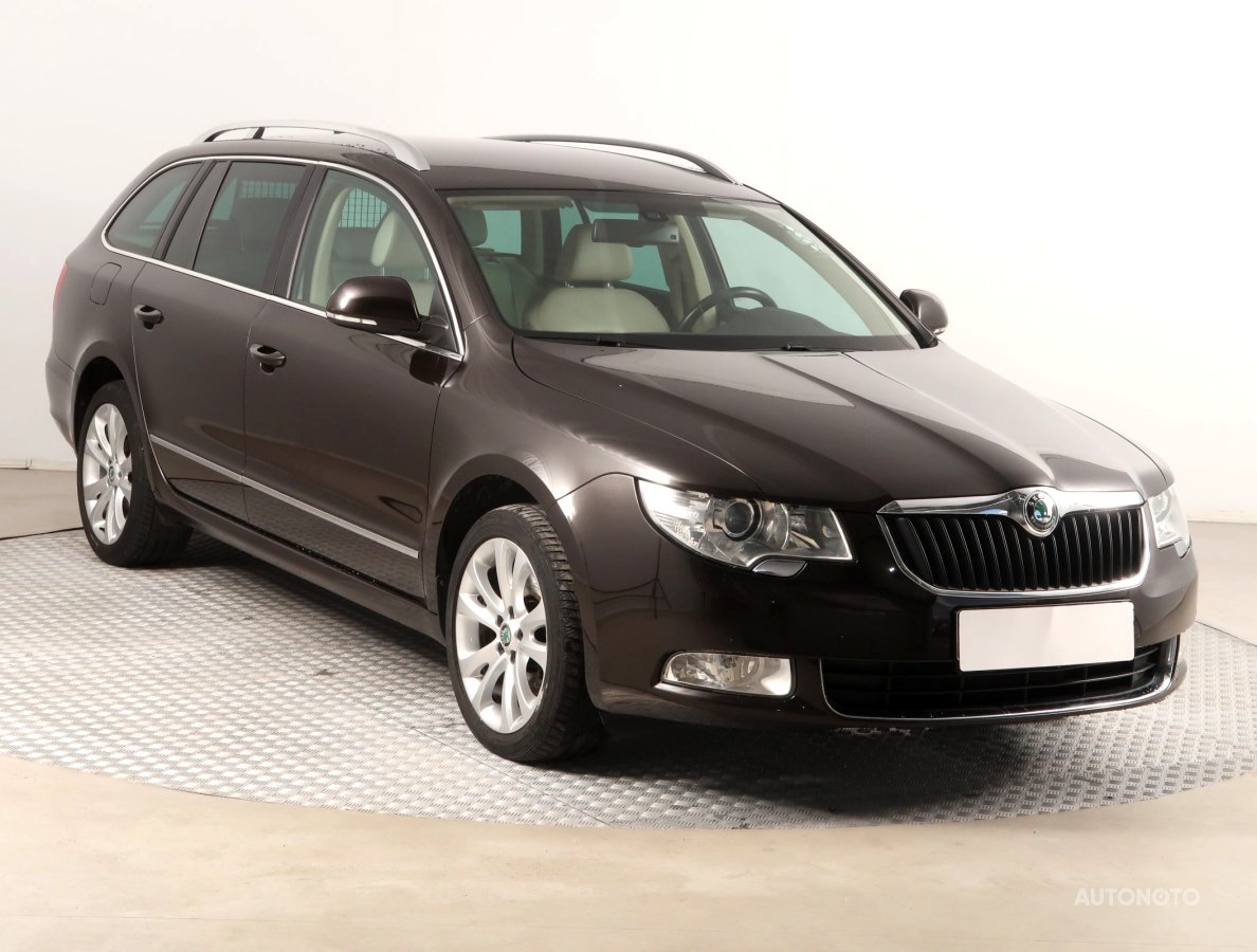 Škoda Superb, 2012 - celkový pohled