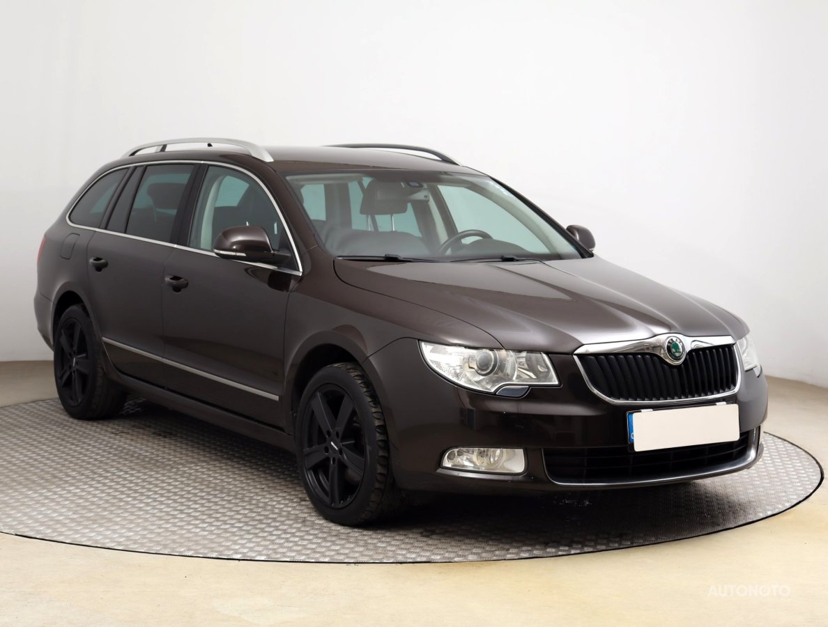 Škoda Superb, 2013 - celkový pohled