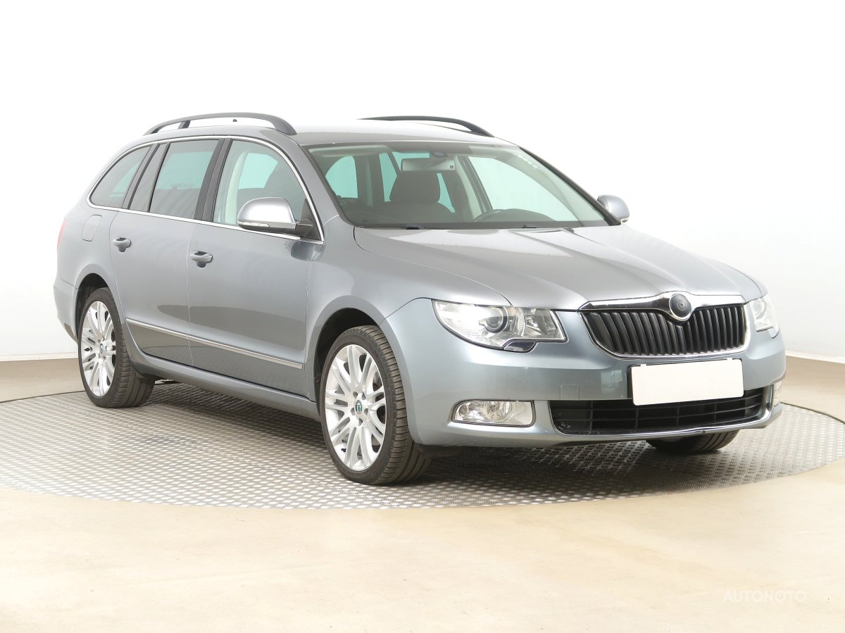 Škoda Superb, 2012 - celkový pohled