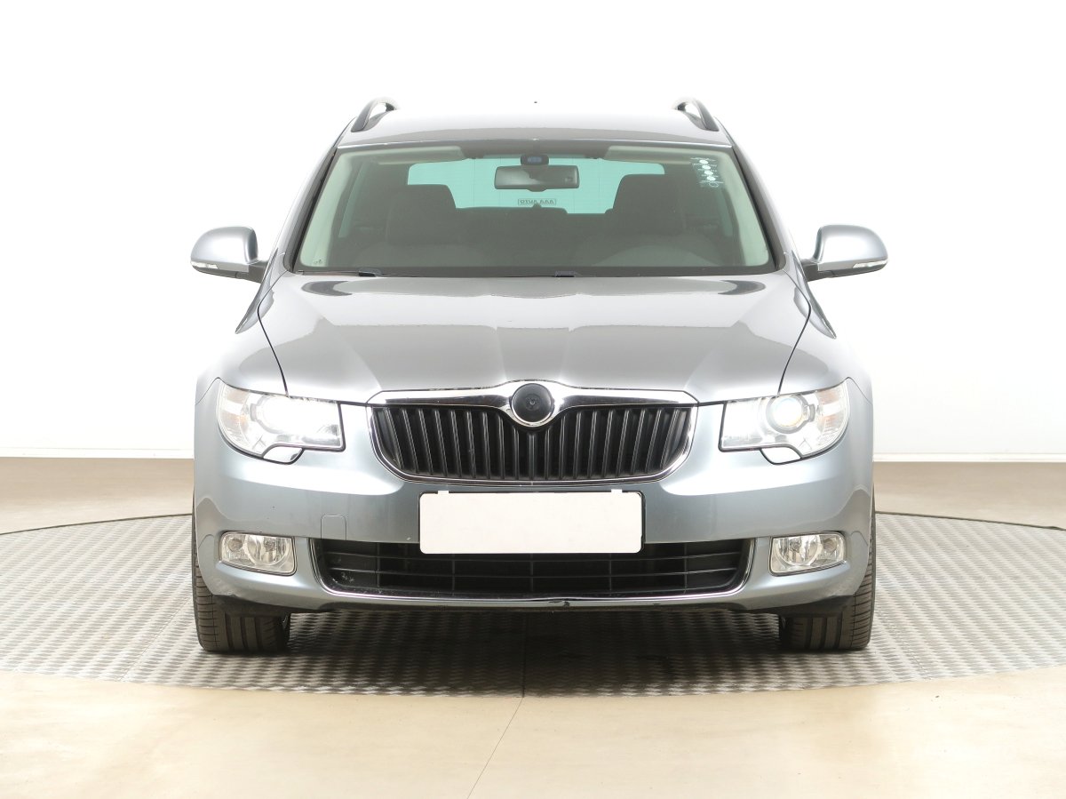 Škoda Superb, 2012 - pohled č. 2