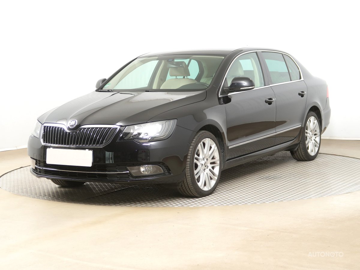 Škoda Superb, 2014 - pohled č. 3