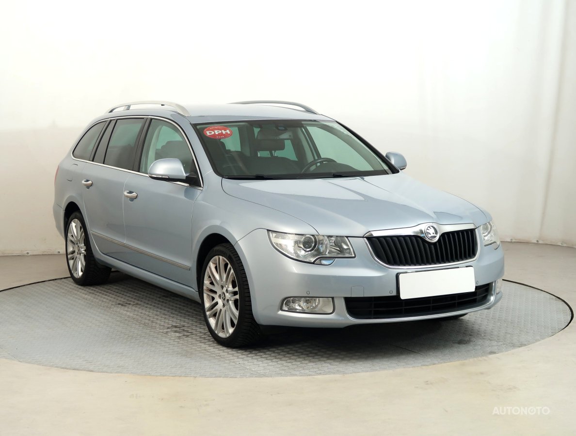 Škoda Superb, 2012 - celkový pohled