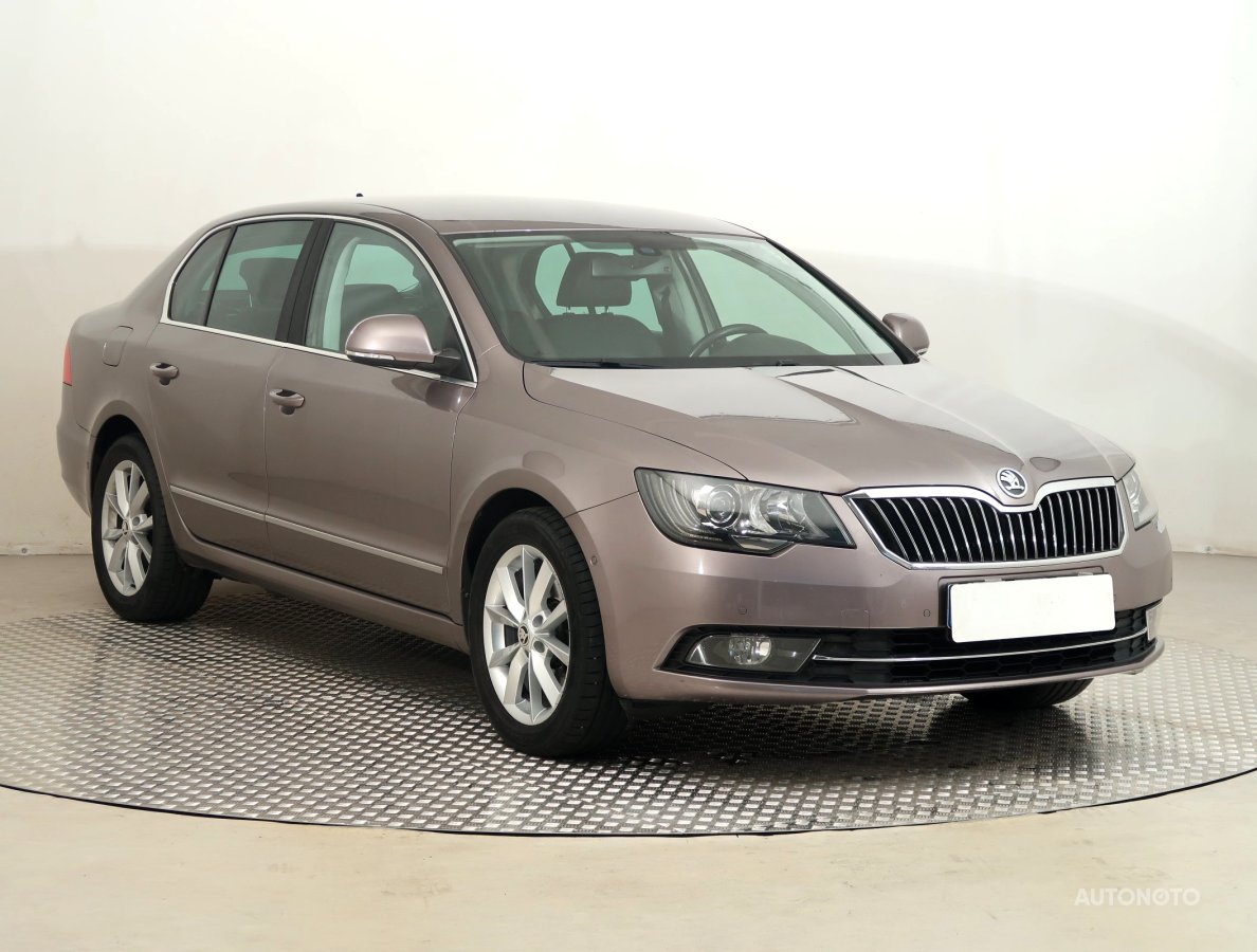 Škoda Superb, 2013 - celkový pohled