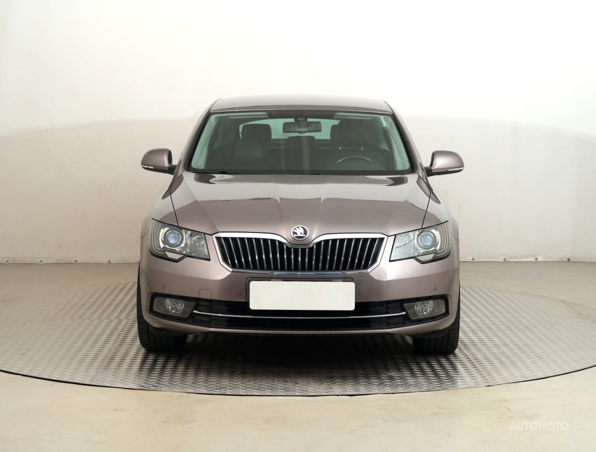Škoda Superb, 2013 - pohled č. 2