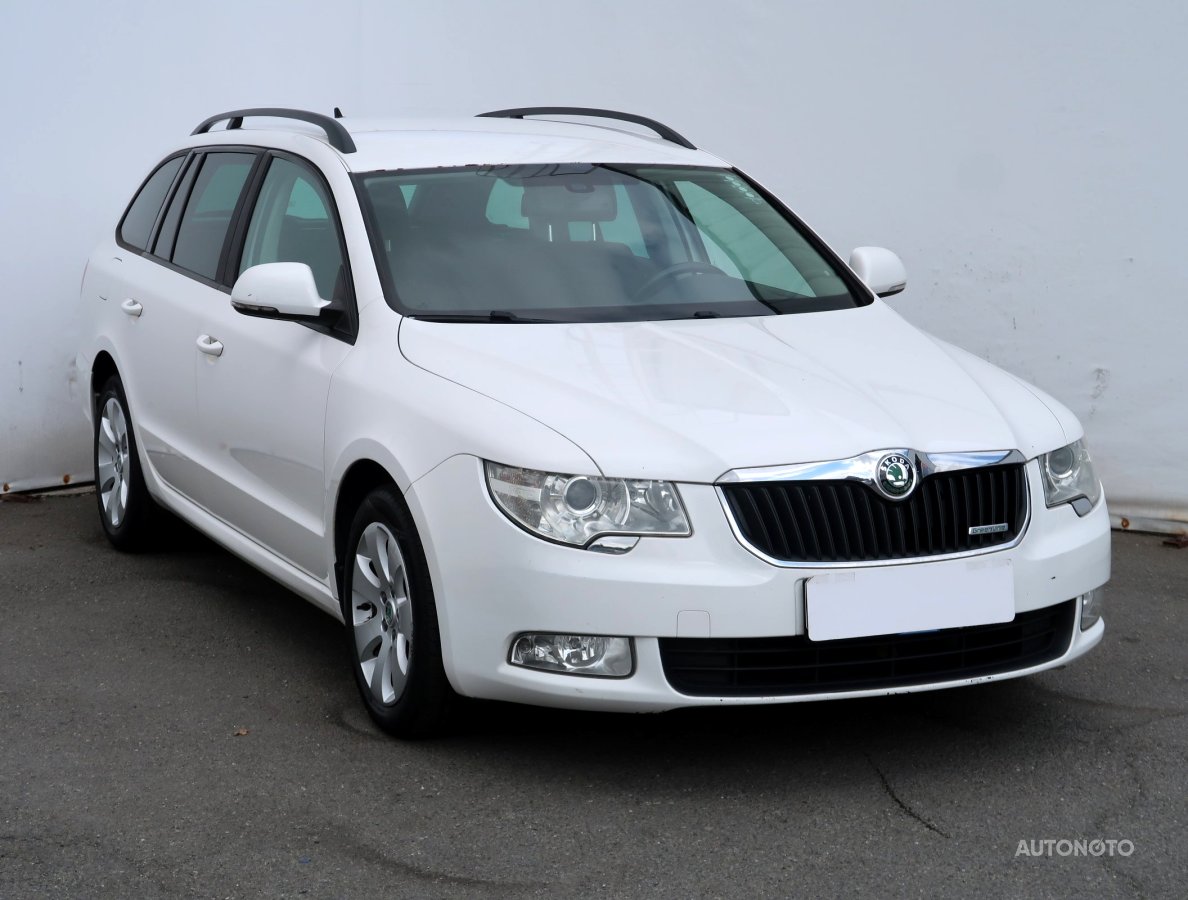 Škoda Superb, 2012 - celkový pohled