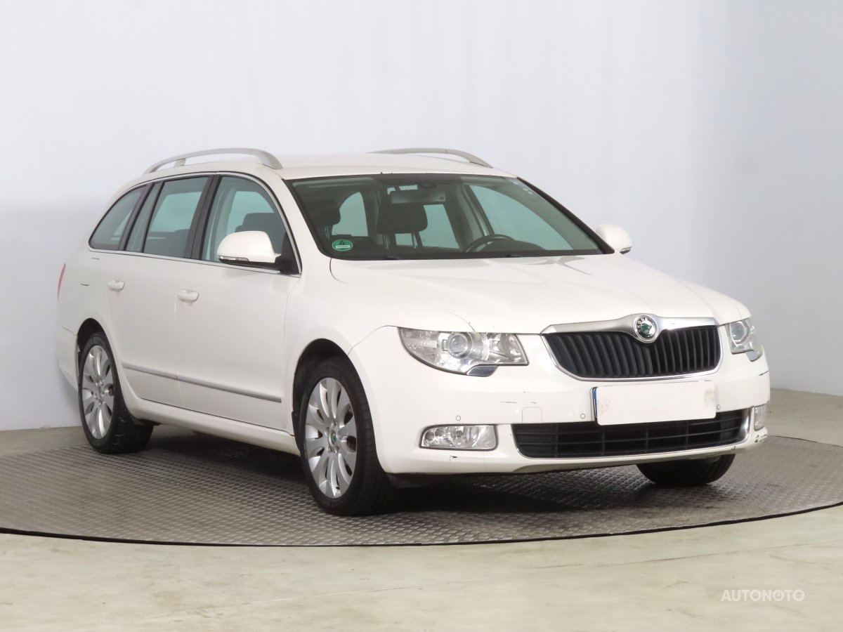 Škoda Superb, 2012 - celkový pohled