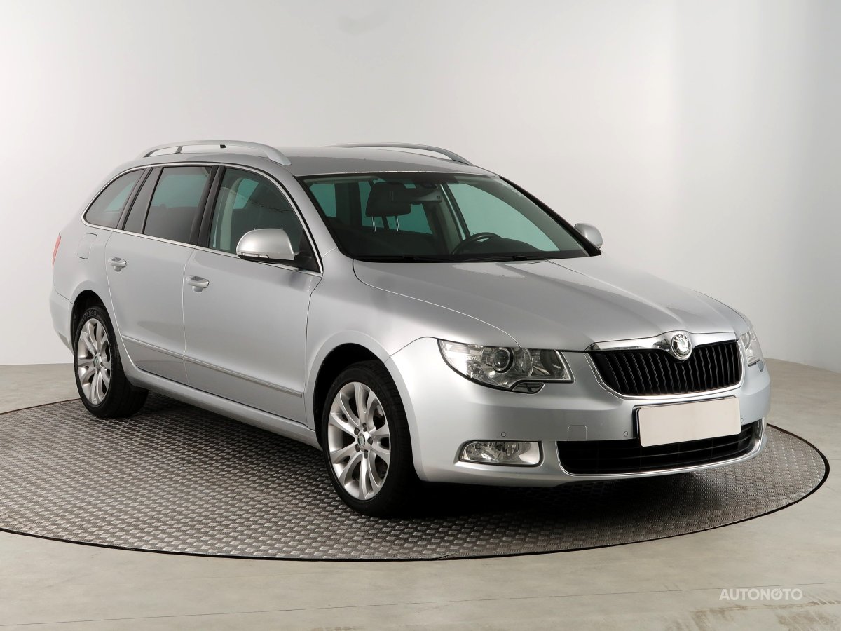 Škoda Superb, 2012 - celkový pohled