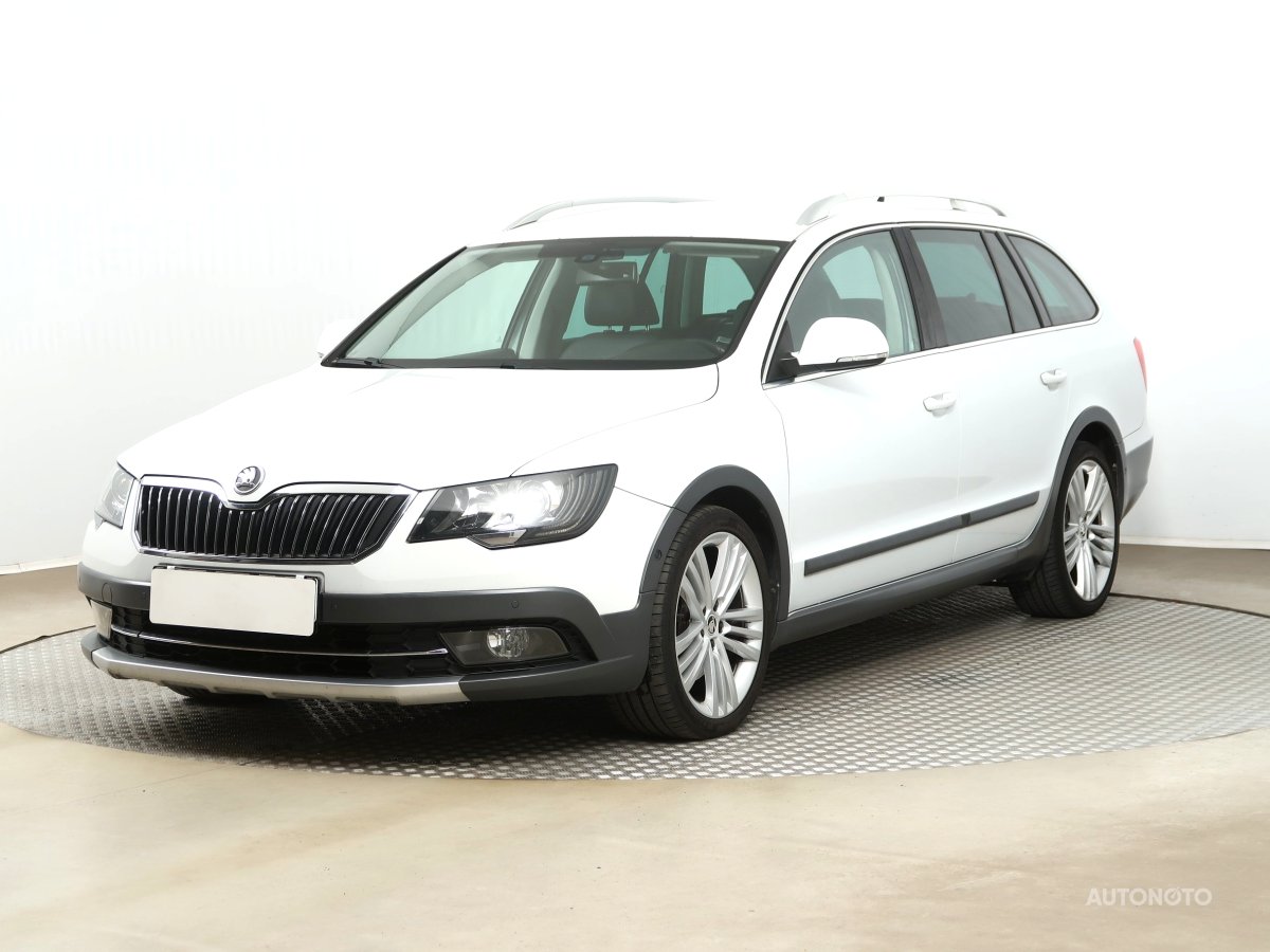 Škoda Superb, 2014 - pohled č. 3