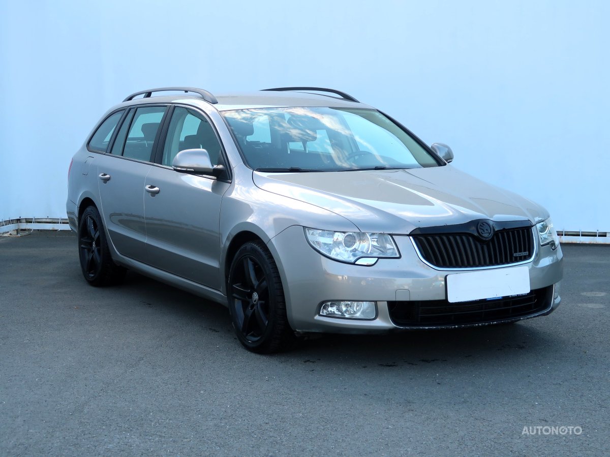 Škoda Superb, 2011 - celkový pohled