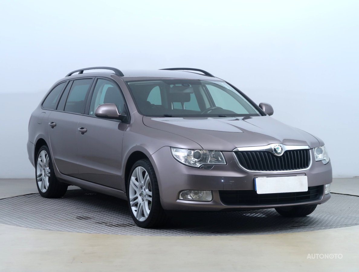 Škoda Superb, 2012 - celkový pohled