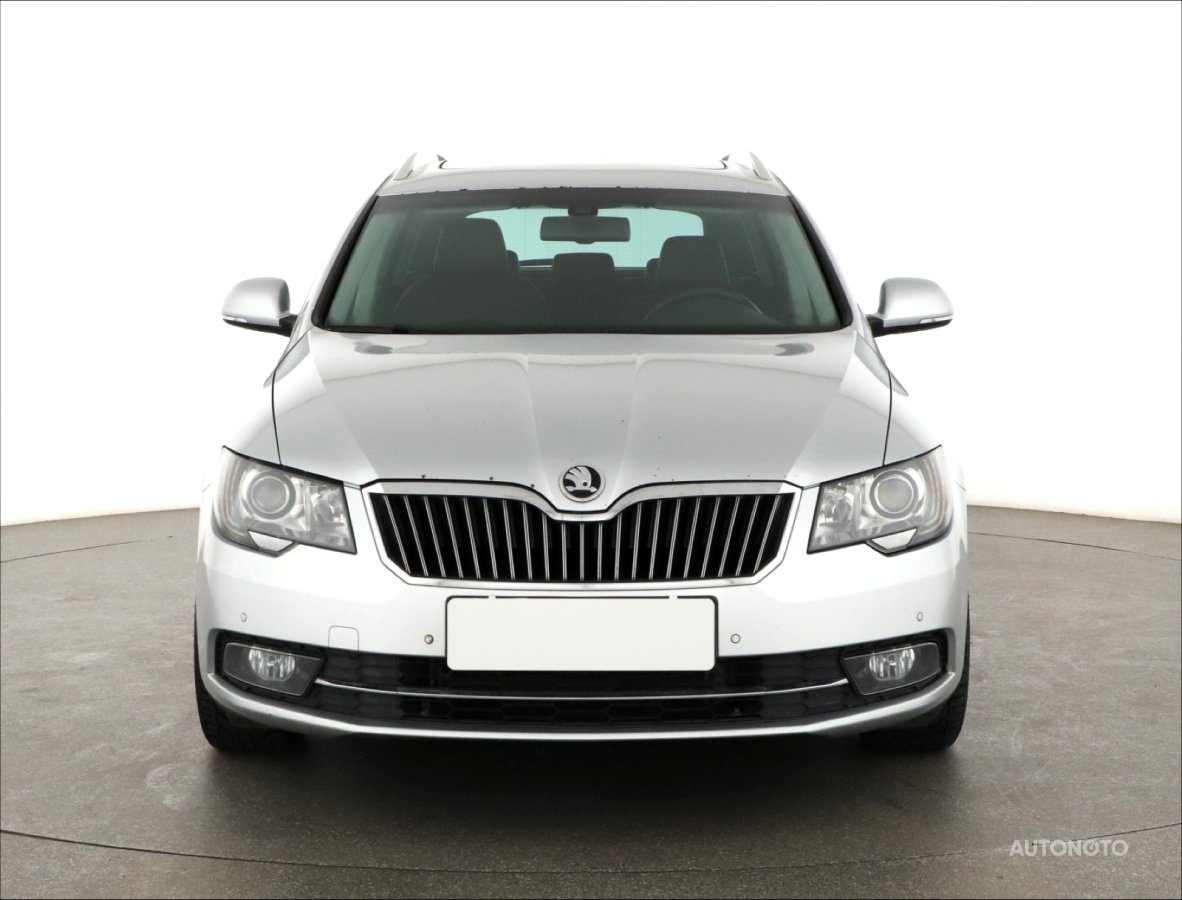 Škoda Superb, 2014 - pohled č. 2