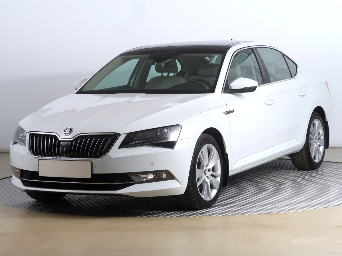 Škoda Superb, 2018 - pohled č. 3