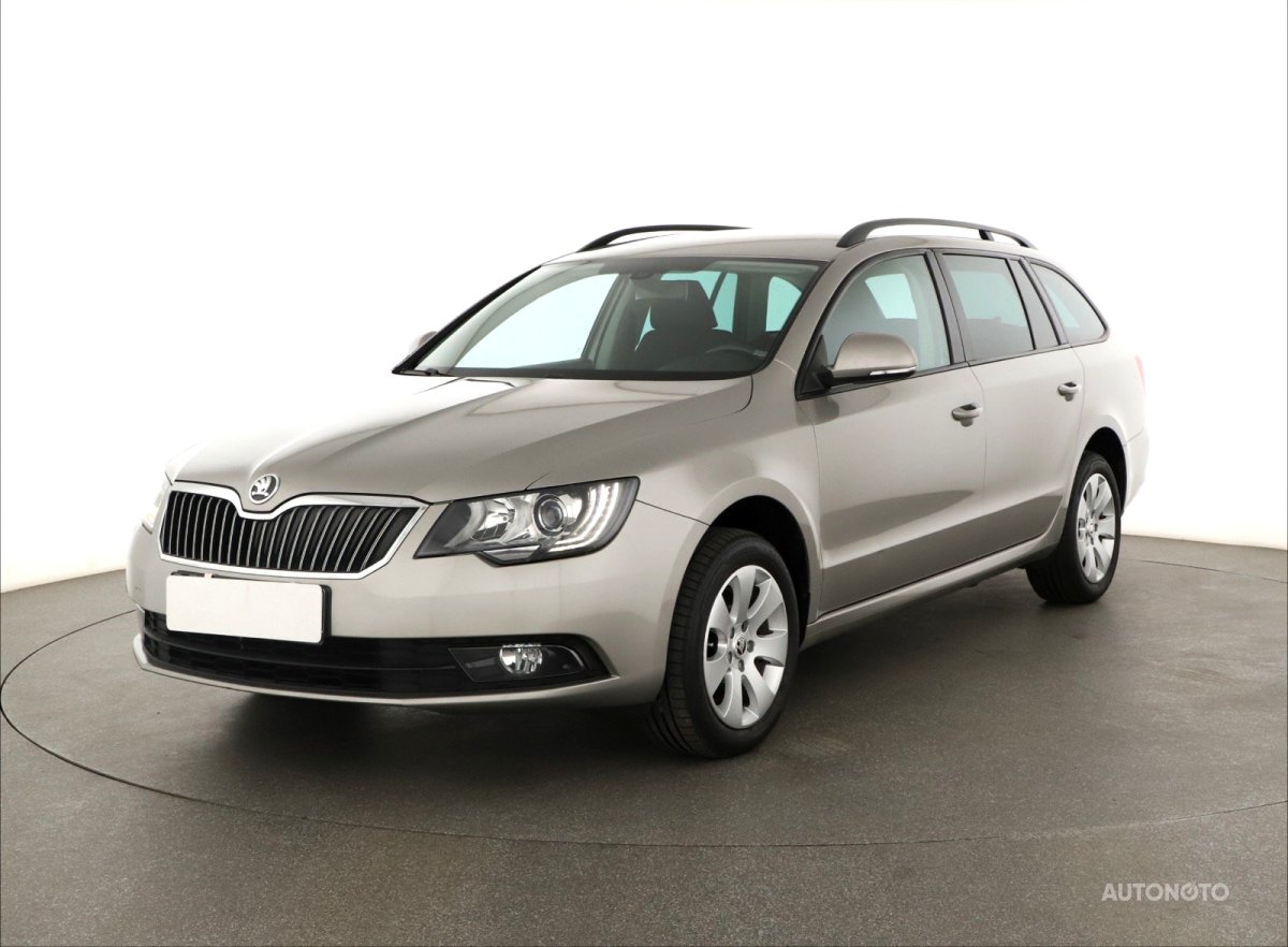 Škoda Superb, 2014 - pohled č. 3