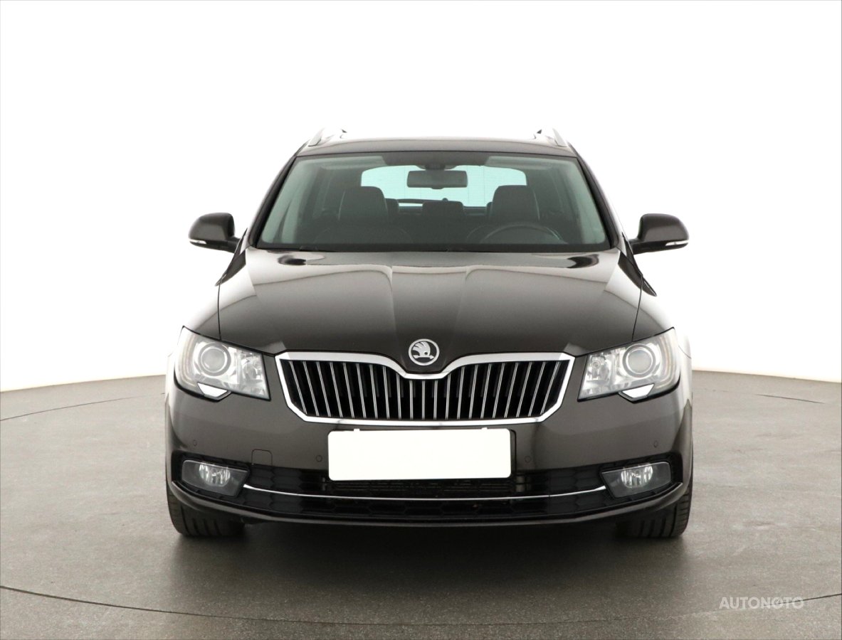 Škoda Superb, 2013 - pohled č. 2