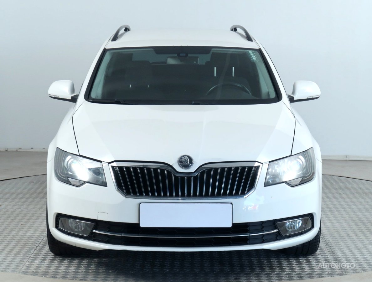 Škoda Superb, 2013 - pohled č. 2