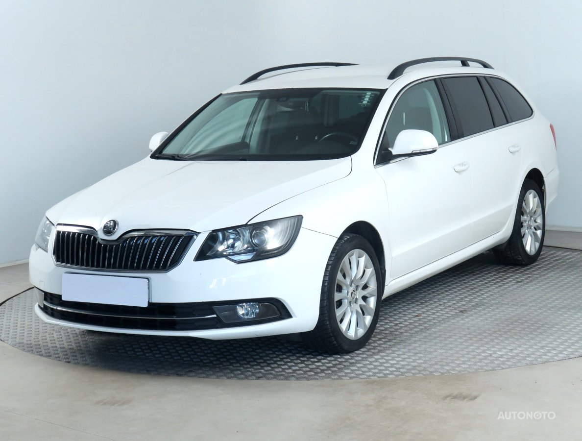 Škoda Superb, 2013 - pohled č. 3
