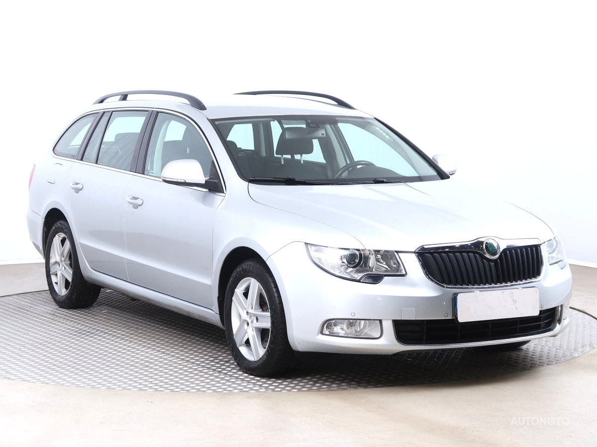 Škoda Superb, 2012 - celkový pohled