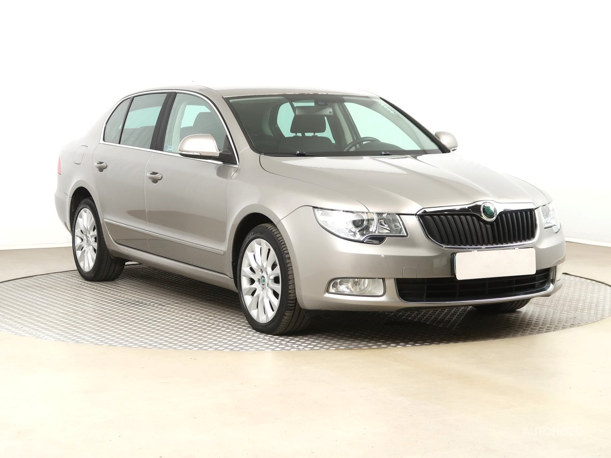 Škoda Superb, 2013 - celkový pohled