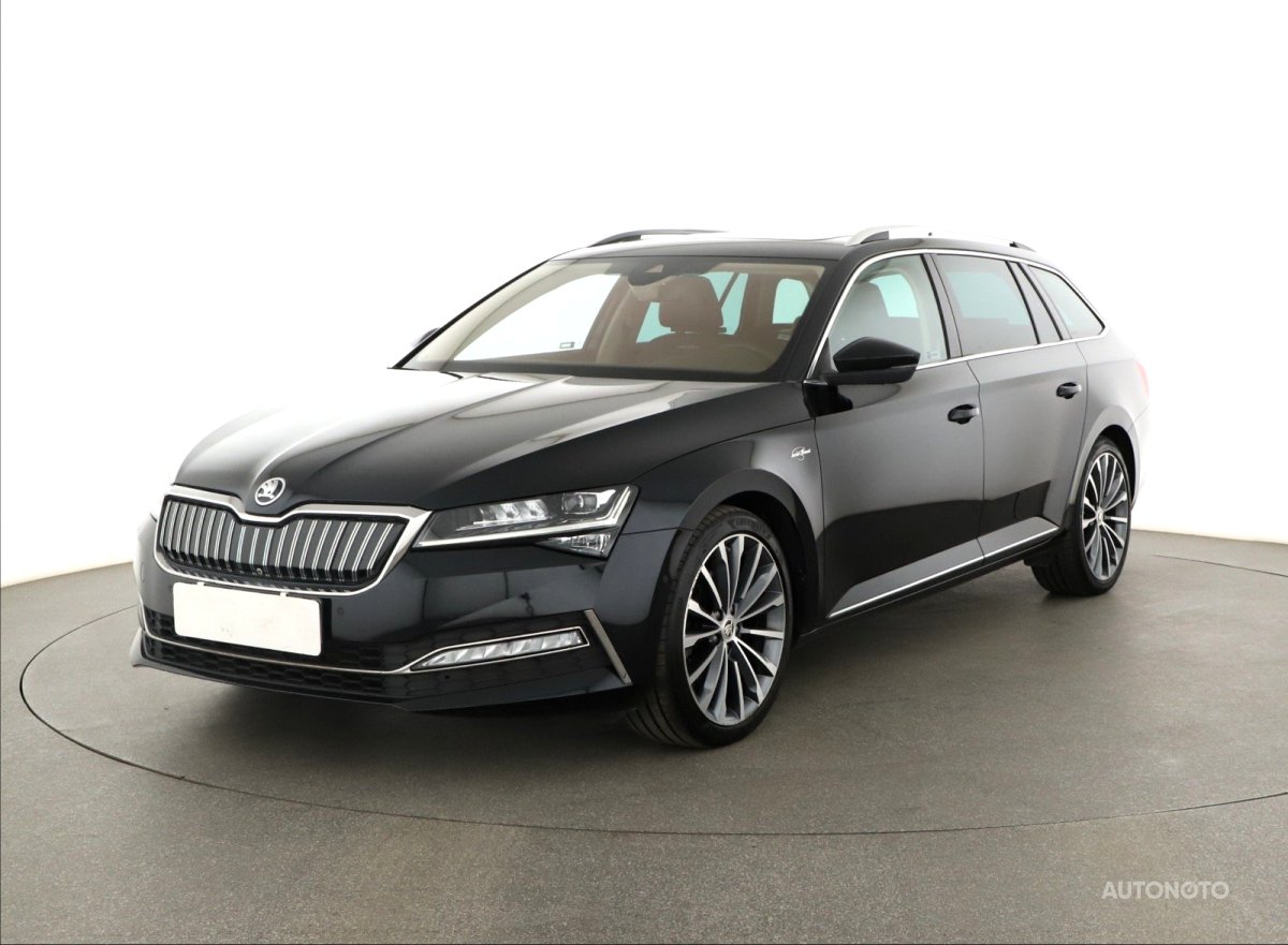 Škoda Superb, 2021 - pohled č. 3