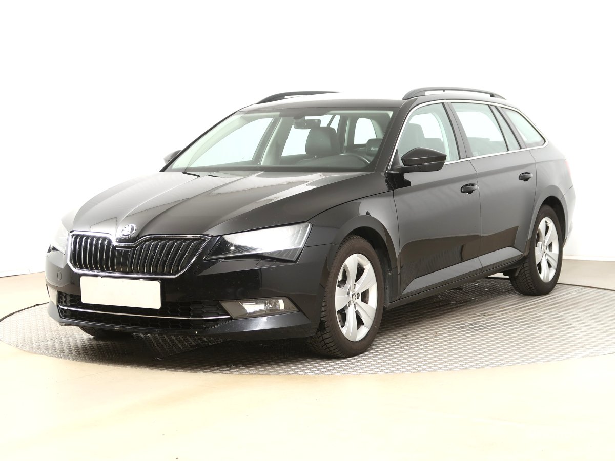 Škoda Superb, 2019 - pohled č. 3