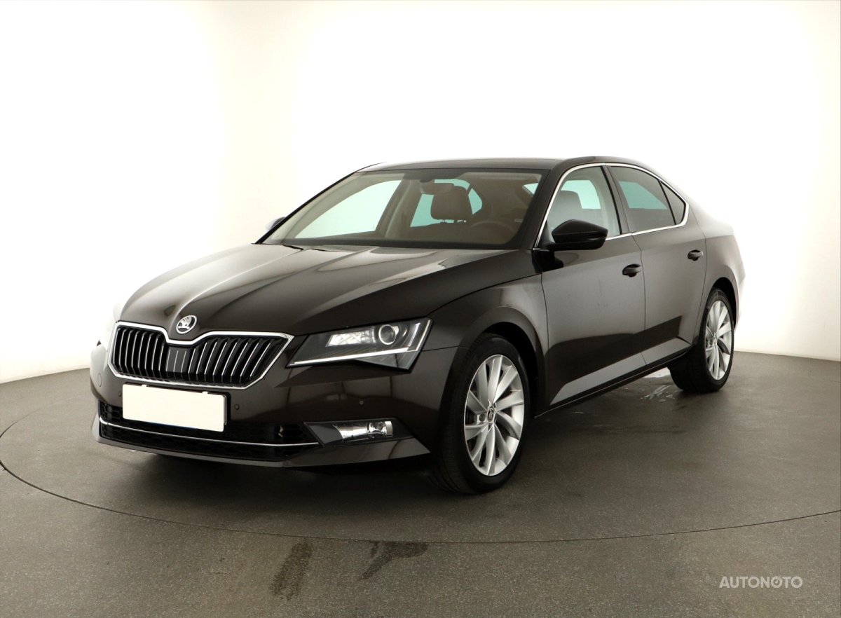 Škoda Superb, 2019 - pohled č. 3
