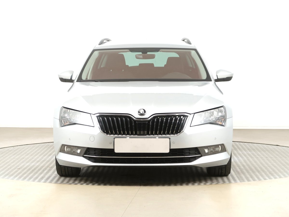 Škoda Superb, 2018 - pohled č. 2