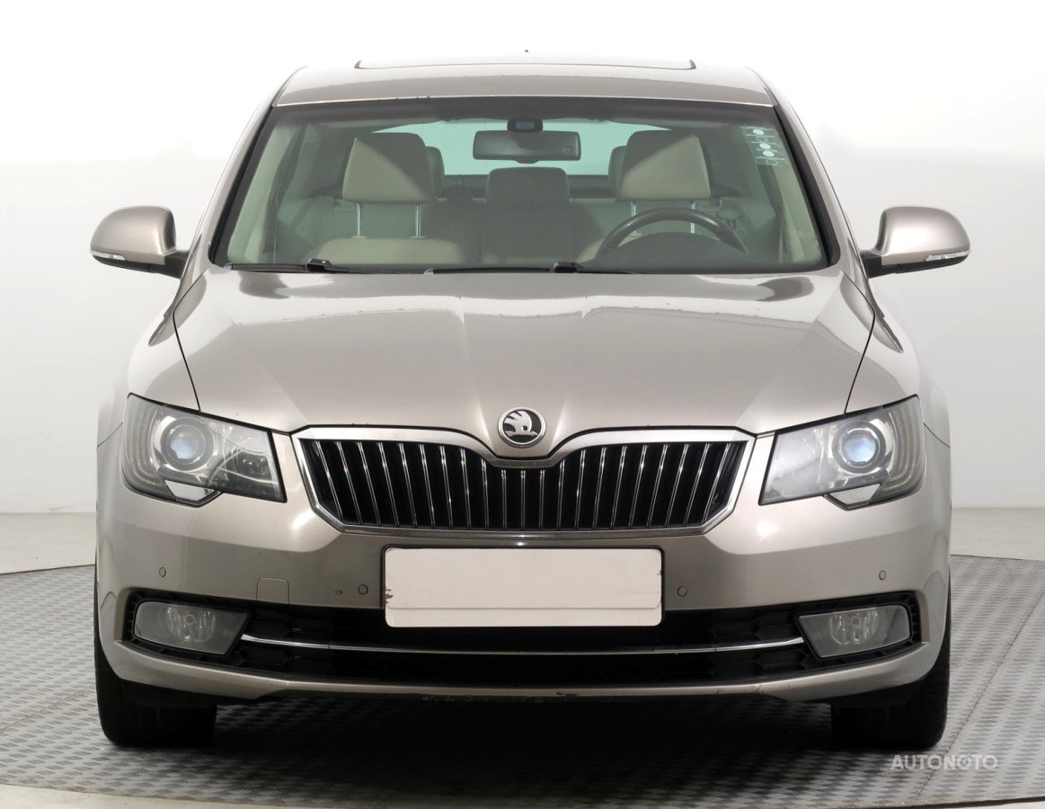 Škoda Superb, 2014 - pohled č. 2