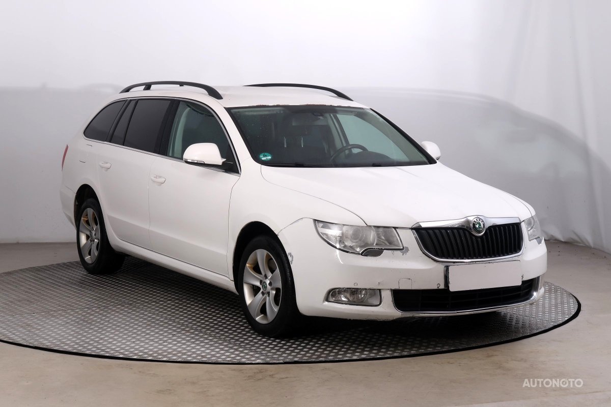 Škoda Superb, 2012 - celkový pohled