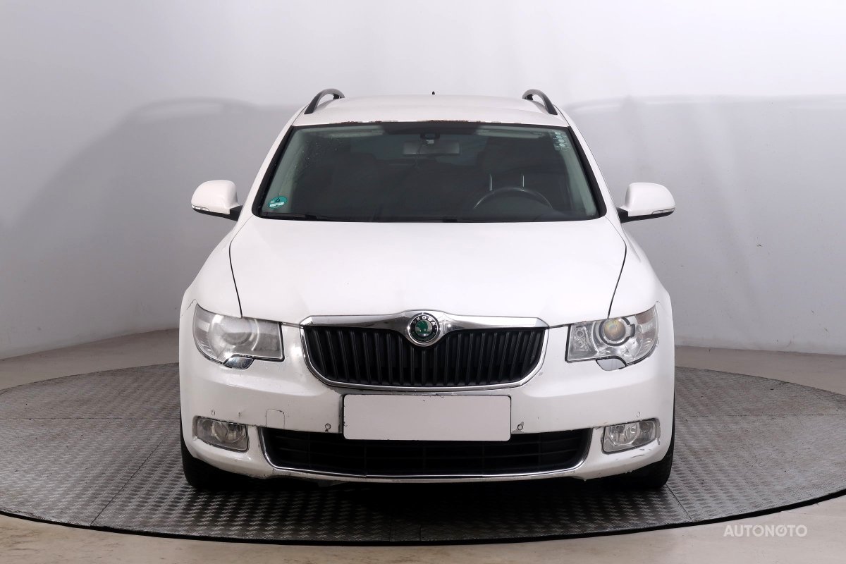 Škoda Superb, 2012 - pohled č. 2