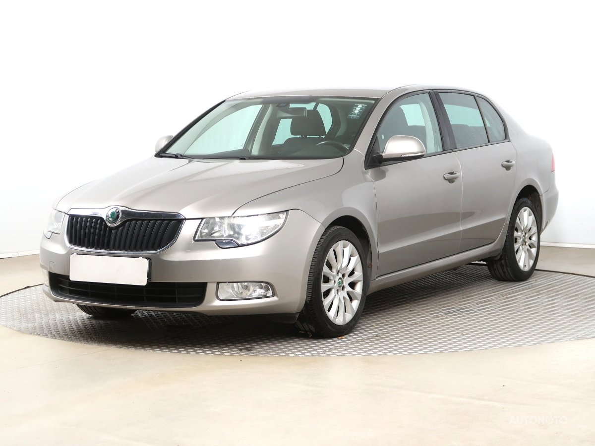 Škoda Superb, 2012 - pohled č. 3