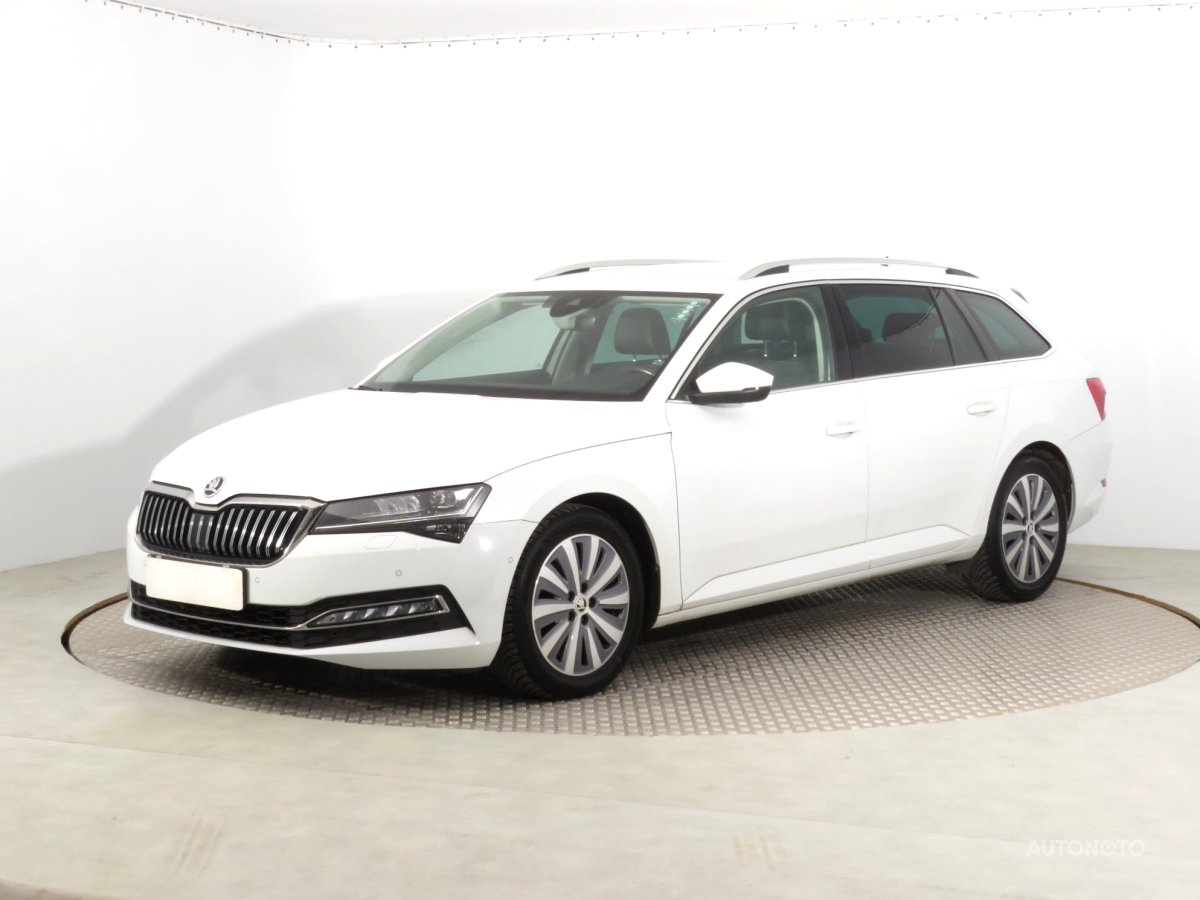 Škoda Superb, 2021 - pohled č. 3