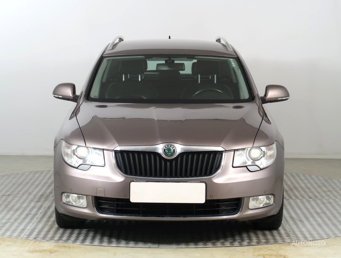 Škoda Superb, 2012 - pohled č. 2