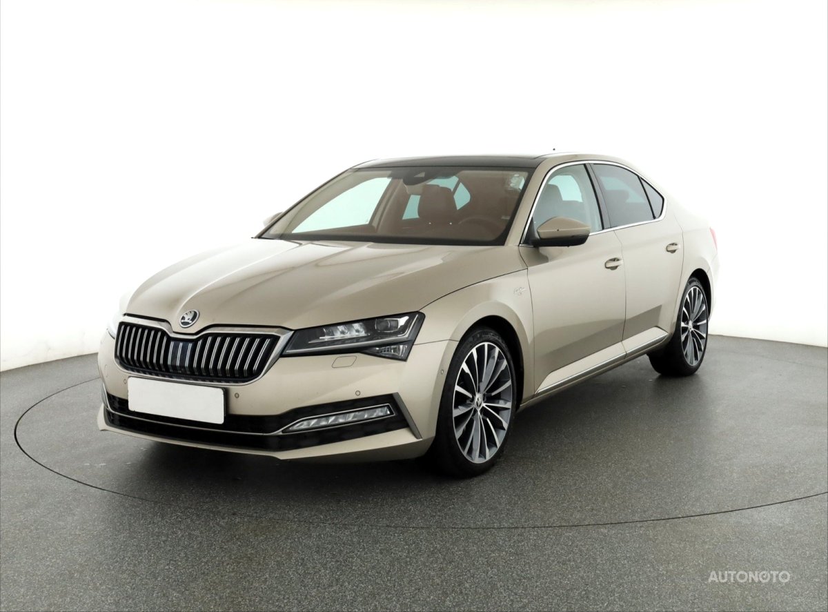 Škoda Superb, 2021 - pohled č. 3