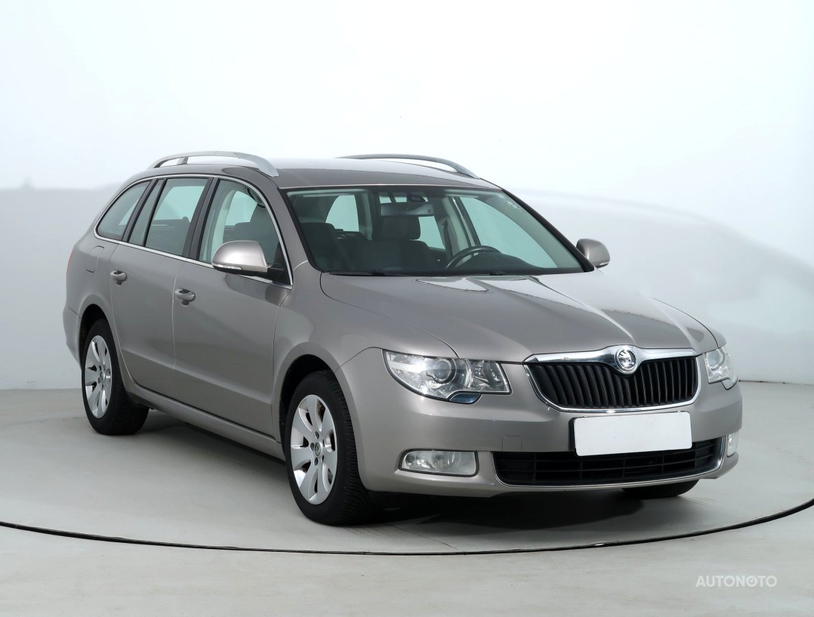 Škoda Superb, 2011 - celkový pohled