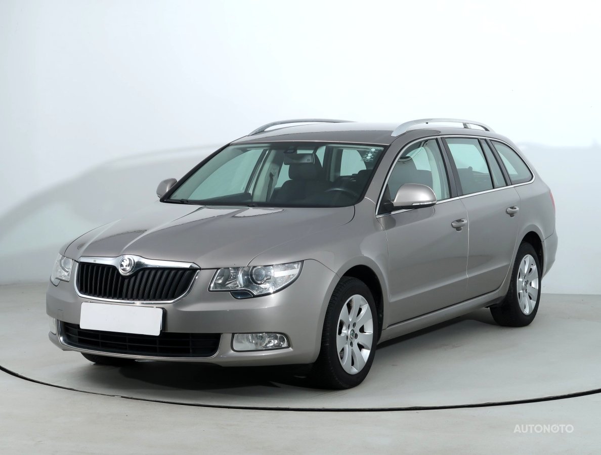 Škoda Superb, 2011 - pohled č. 3