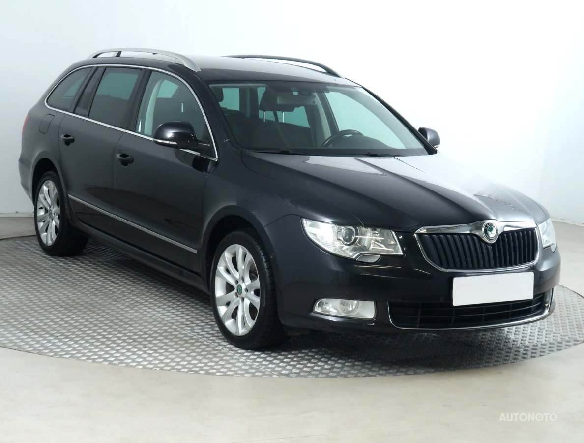 Škoda Superb, 2012 - celkový pohled