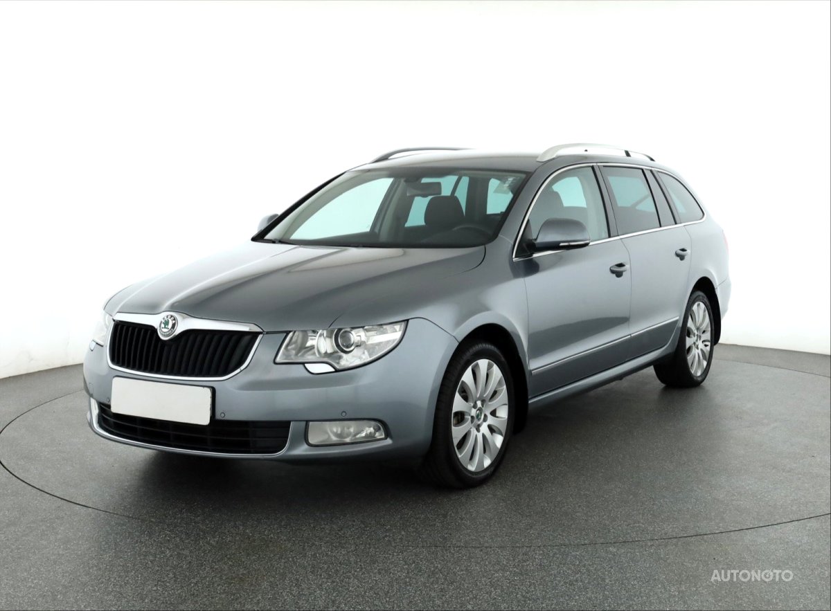 Škoda Superb, 2011 - pohled č. 3
