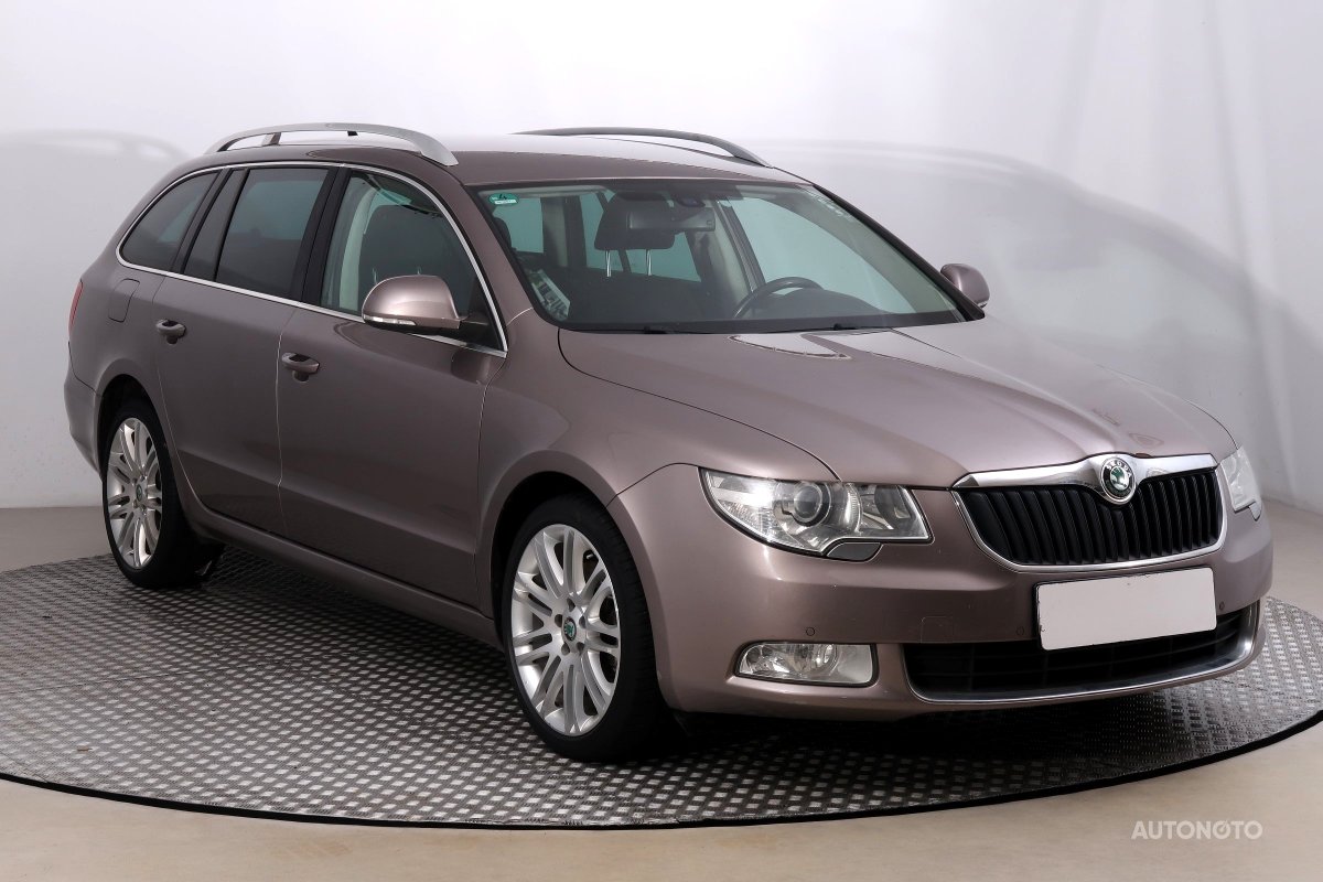 Škoda Superb, 2012 - celkový pohled