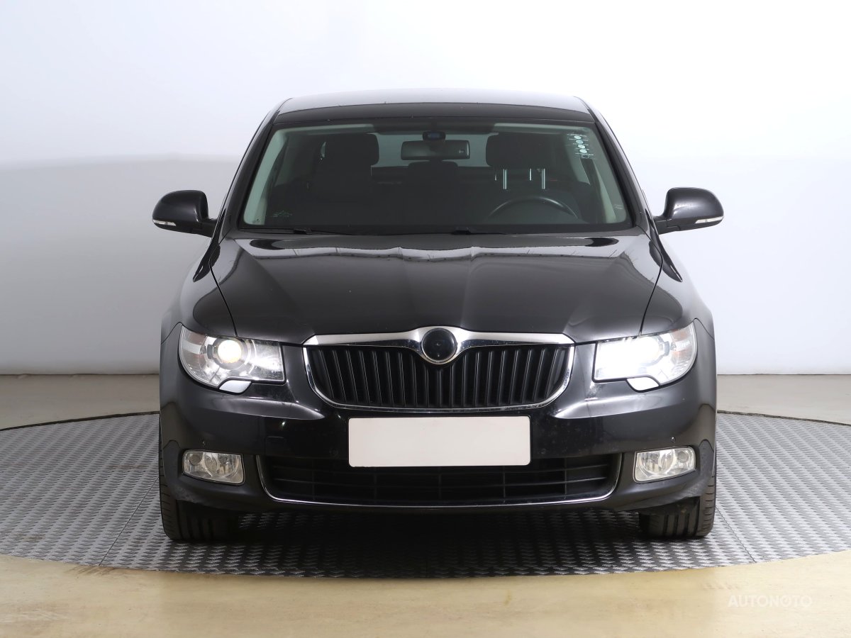 Škoda Superb, 2012 - pohled č. 2