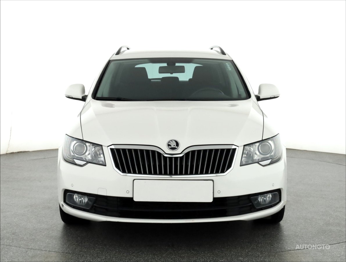 Škoda Superb, 2014 - pohled č. 2