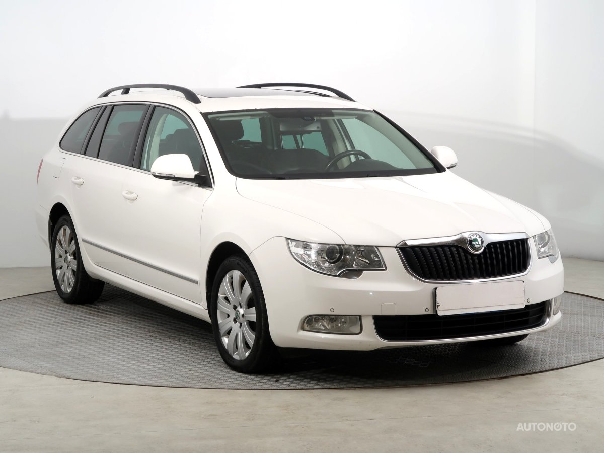 Škoda Superb, 2012 - celkový pohled