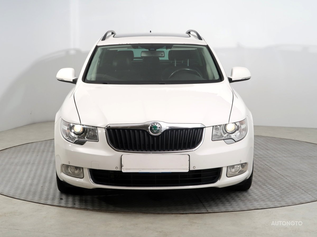 Škoda Superb, 2012 - pohled č. 2