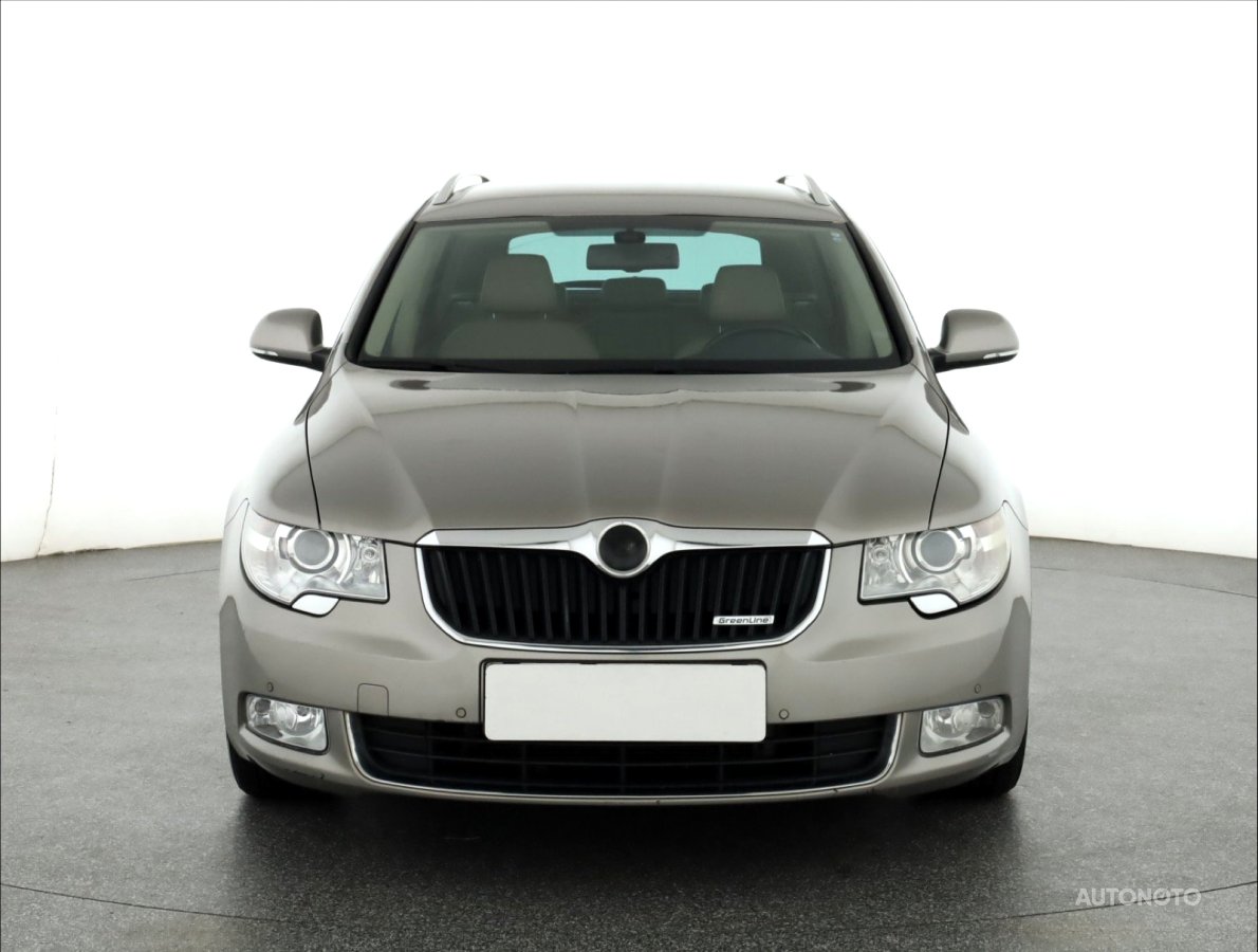 Škoda Superb, 2012 - pohled č. 2