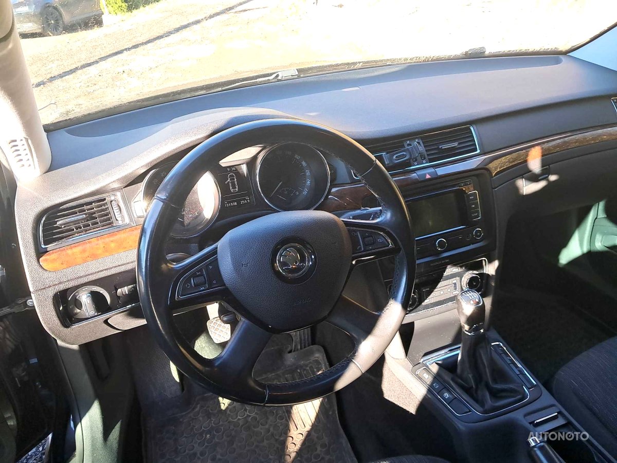 Škoda Superb, 2013 - pohled č. 3