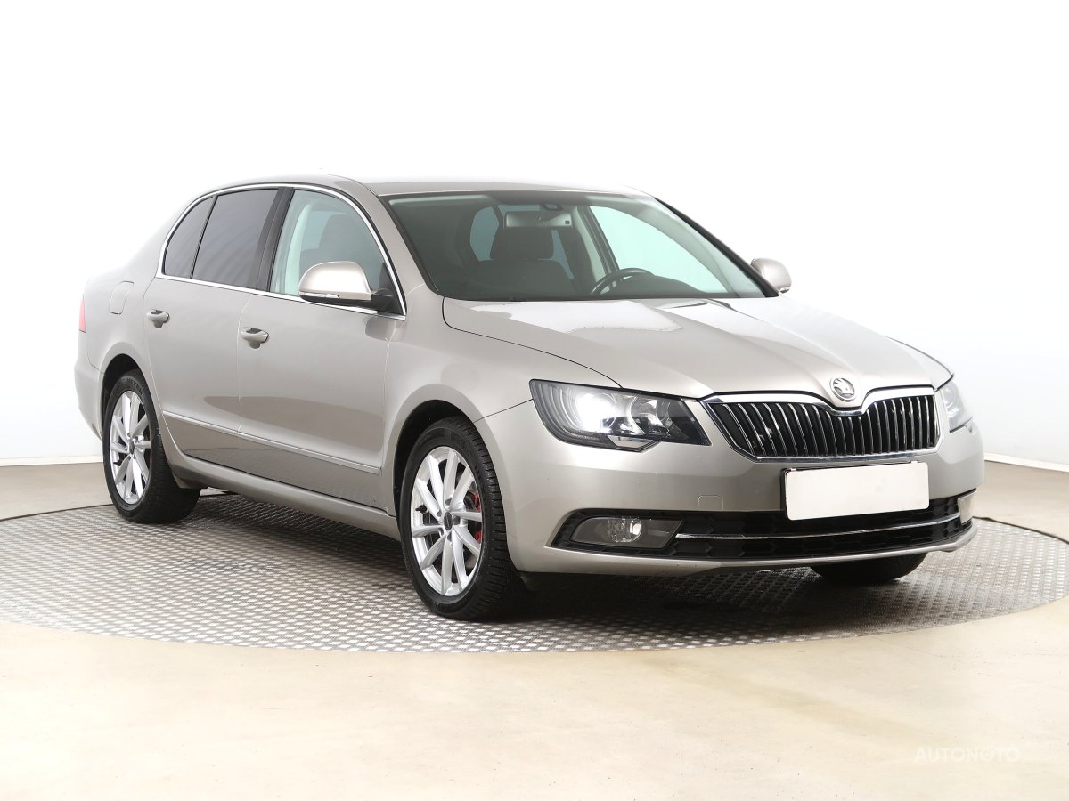 Škoda Superb, 2013 - celkový pohled