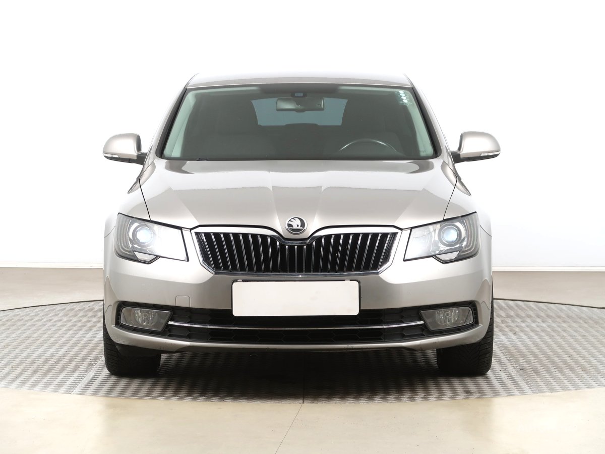 Škoda Superb, 2013 - pohled č. 2