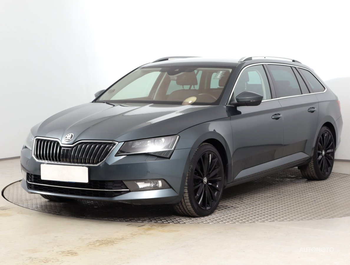 Škoda Superb, 2018 - pohled č. 3