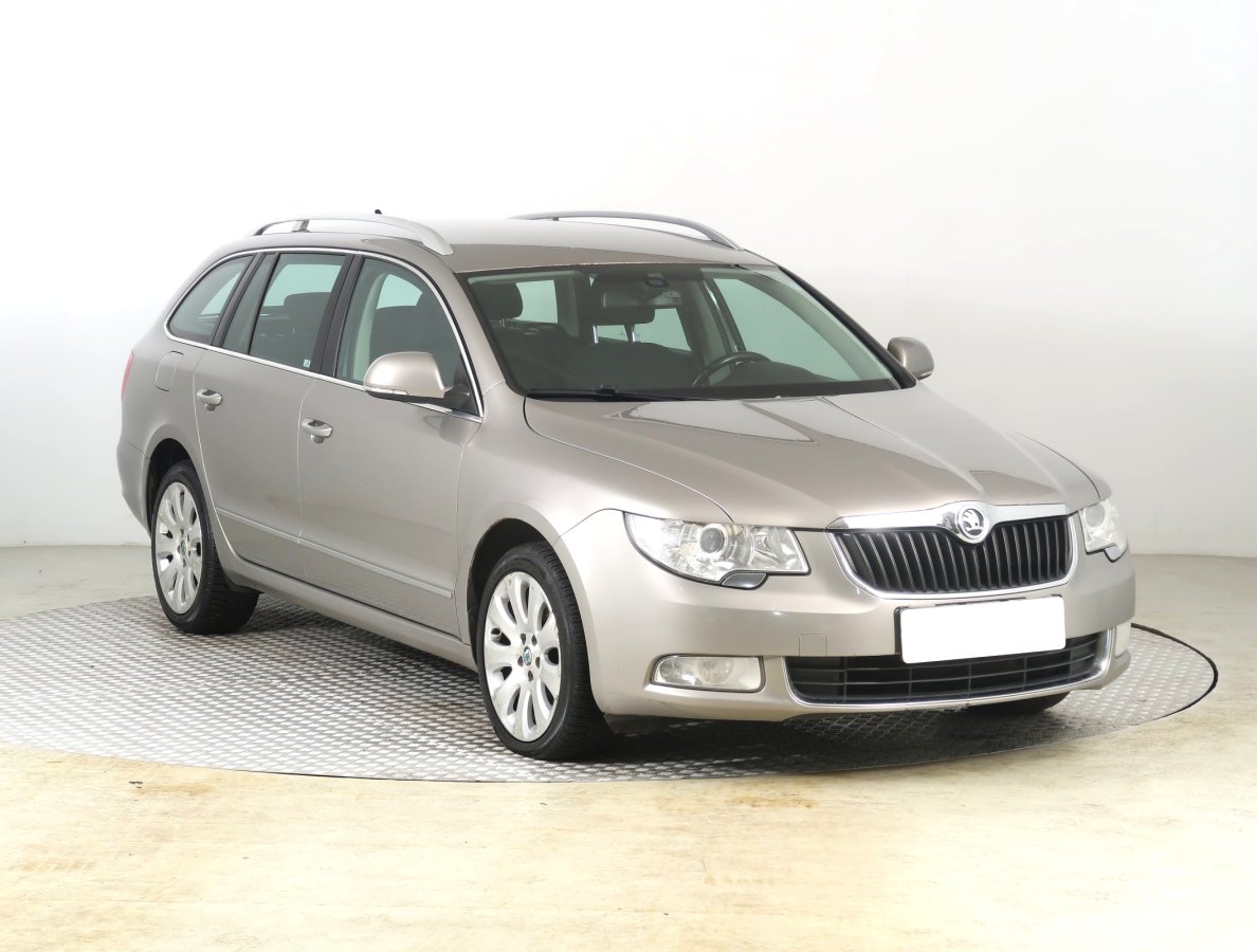 Škoda Superb, 2011 - celkový pohled