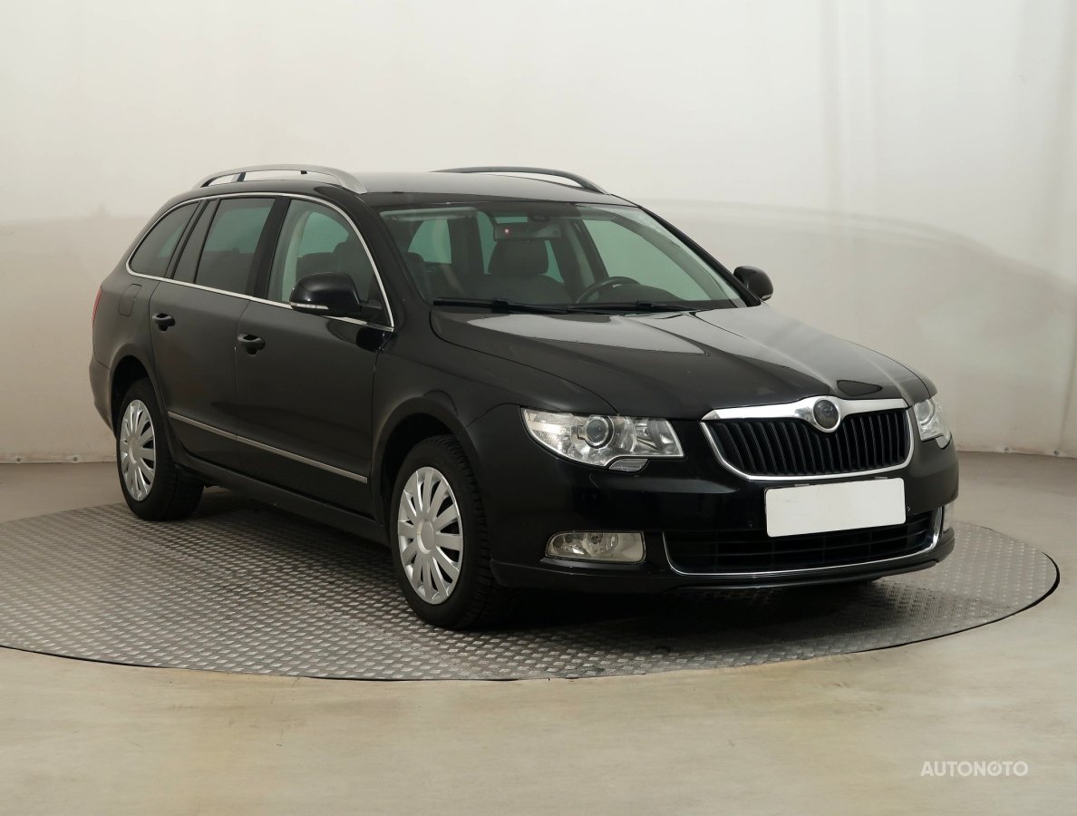 Škoda Superb, 2012 - celkový pohled