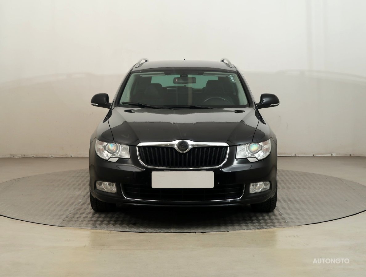 Škoda Superb, 2012 - pohled č. 2